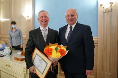 Мэр города Хабаровска наградил лучших предпринимателей краевой столицы